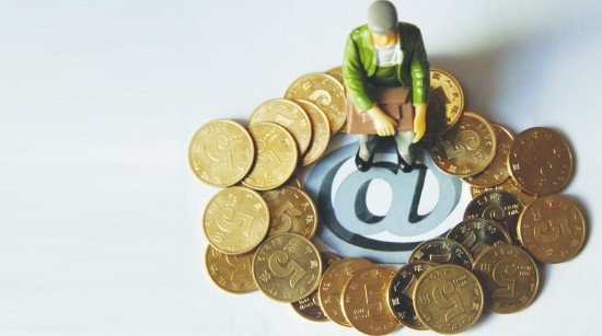 美债收益率攀升压制金价，贸易战阴云持续扰动市场